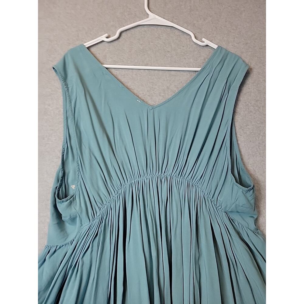 A Beautiful Soul Blue Floral Embroidered V Neck Tank Top Women Plus B 2X Stretch - Picture 7 of 12